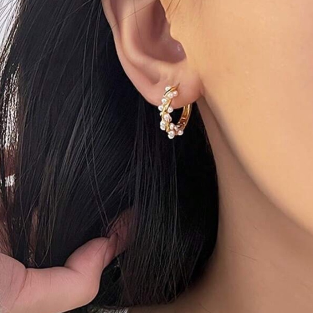 Elegant Gold Plated Hoop Earrings with Pearl Inlays - Picture 4 of 9